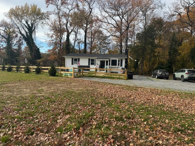 Building Photo - 17 Elliott Rd