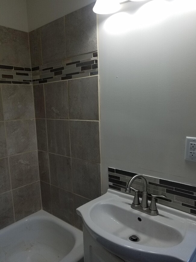 Photo - 211 E Wilson St