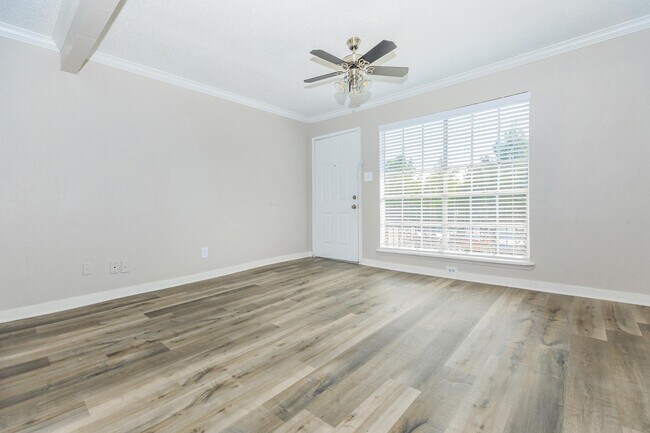 Photo - Step Into Style – Upscale Living Starts Now! Unidad APW