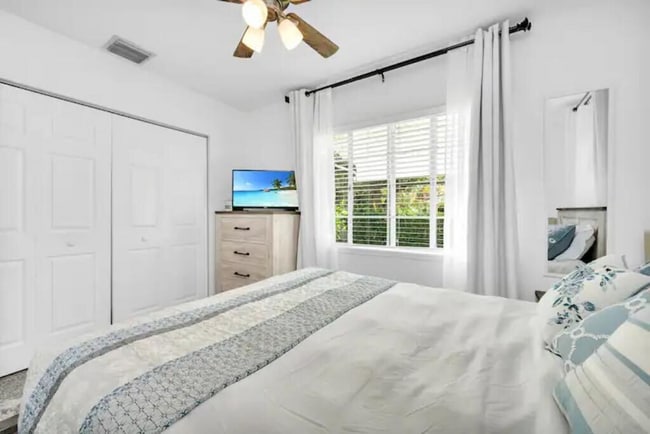 Photo - 5515 Spruce Ave