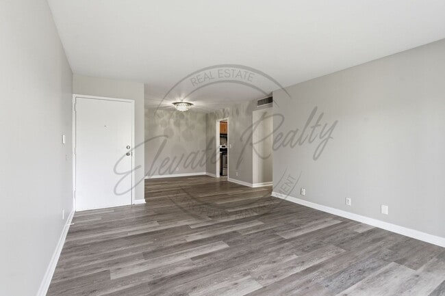 Photo - SPRING SPECIAL!! FIRST MONTH FREE on this Two Bedroom Condo, Garden Level with Washer/Dryer Hook ...