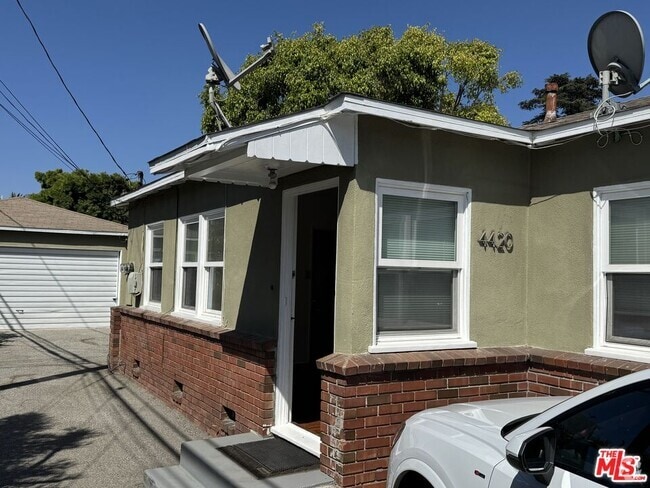 Building Photo - 4420-4420 Inglewood Blvd Unit 4420 Rental