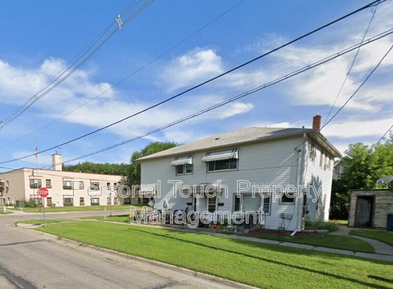 1002-1006 5th Ave S - 1002-1006 5th Ave S Condo Unit 1004