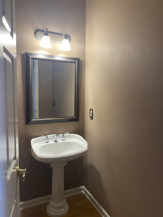 Photo - 104 Alexandria Blvd