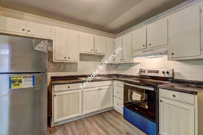 Photo - 1208 4th Ave W