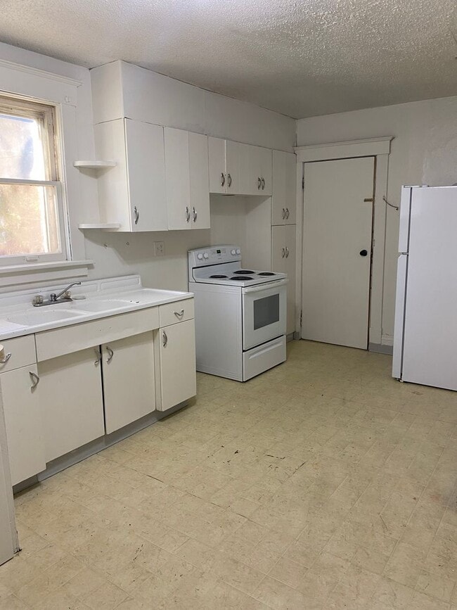 11 5th St SE Apartment For Rent in Watertown, SD