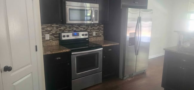 Photo - 174 Green Paddock Cir