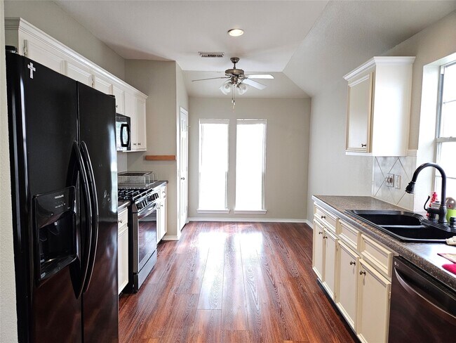 Photo - 2427 Colonial Springs Ln