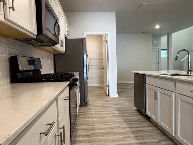 Photo - BRAND NEW TOWNHOME w/ Garage Parking ***RENT SPECIAL: $0 FIRST MONTH'S RENT***