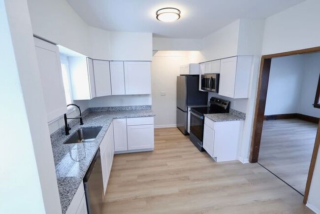 Building Photo - 295 Noble Ave