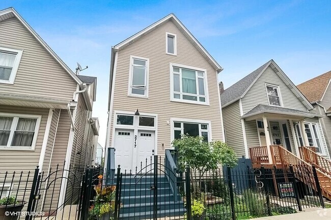 Building Photo - 2717 N Artesian Ave Unit 2 Rental