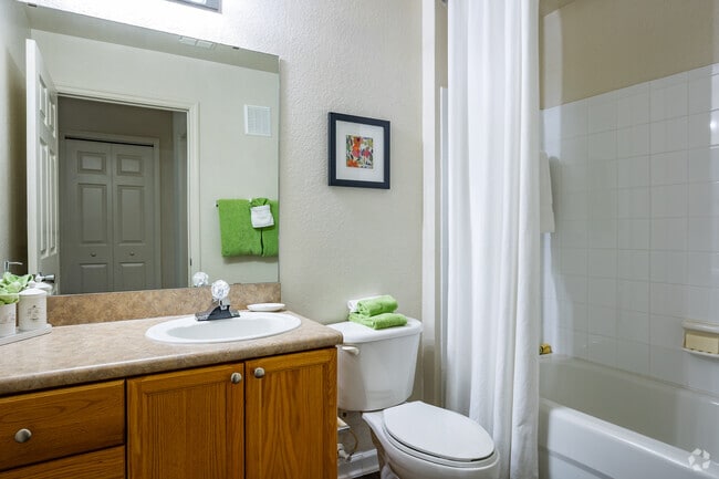 2BR, 2BA - 1,109SF - Primary Bathroom