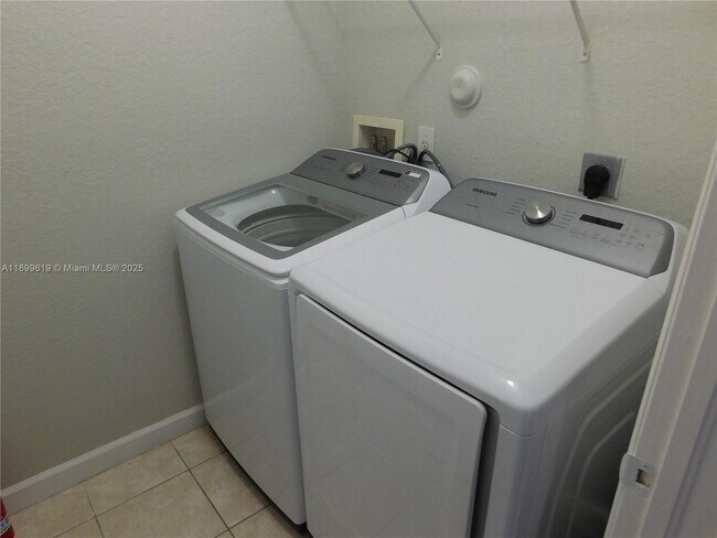 Photo - 12813 SW 132nd Terrace