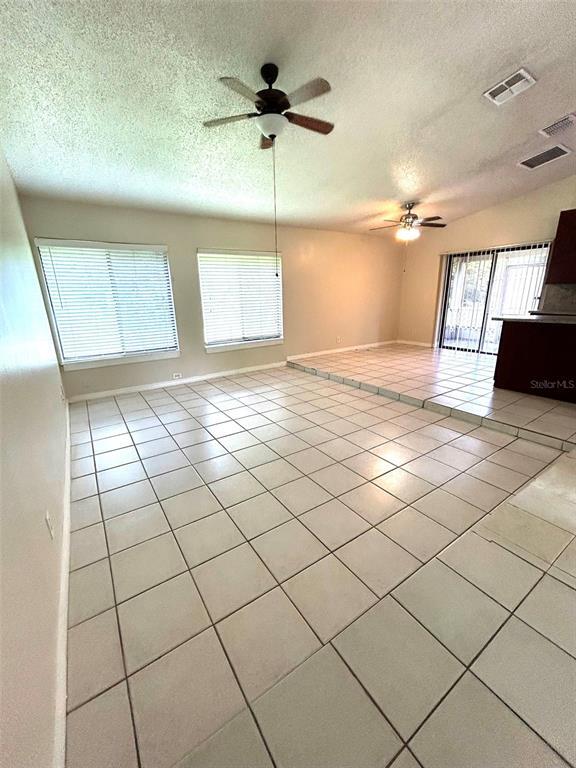 Photo - 844 E Flag Ln