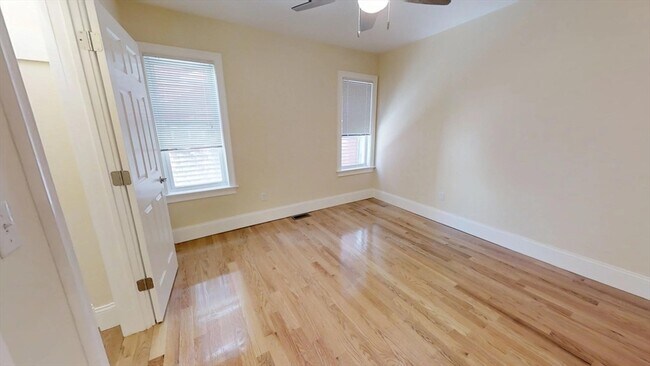 Photo - 30 Cambridge Ter