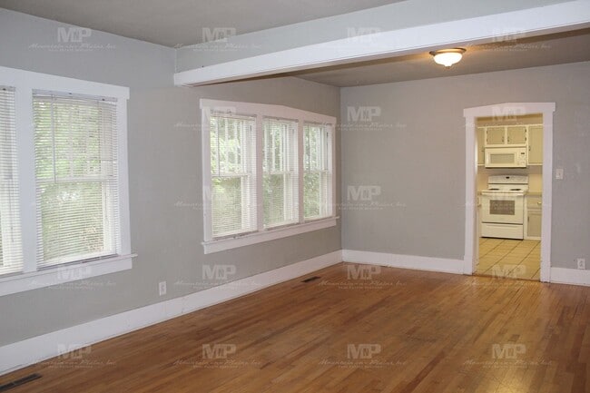 Photo - 639 S Whitcomb St