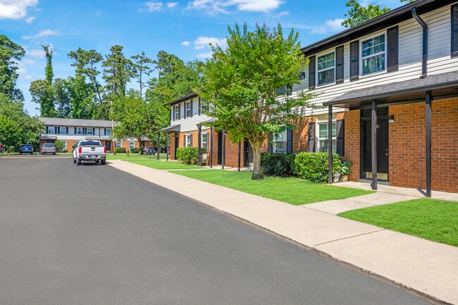Carolina Breeze Apartments