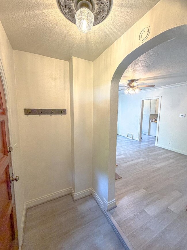 Photo - 220 8th St