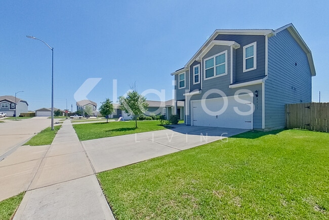 Photo - 8411 Hannah Rd