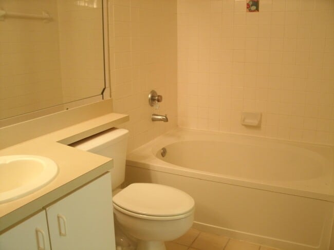 Photo - 1780 Palm Cove Blvd Unidad 6-302