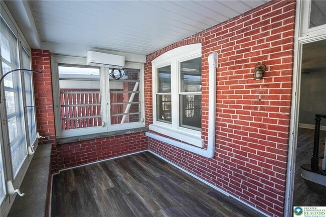 Photo - 256 Lehigh Ave