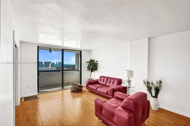 Photo - 1775 Washington Ave Unit PH-4