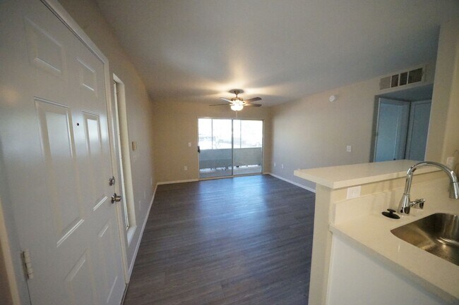 5710 E Tropicana Ave Unit 1060
