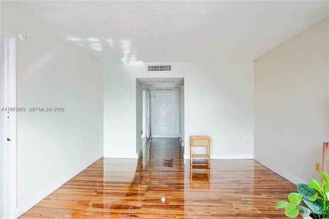 Photo - 11111 Biscayne Blvd Unit 20E