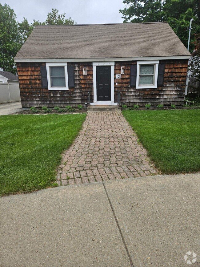 Building Photo - 12 Taylor St Rental