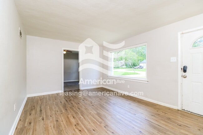 Photo - 9749 Dennis Dr