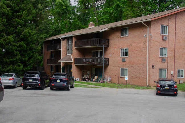 Hollow Run Apartments