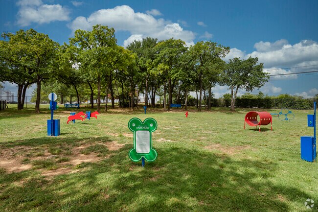 Parque para perros - Tower Village