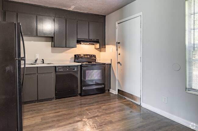 2BR, 1BA - 1120SF