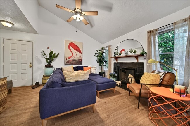 Photo - 2021 Spenwick Dr