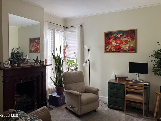 Building Photo - 108 S Lake Ave Rental