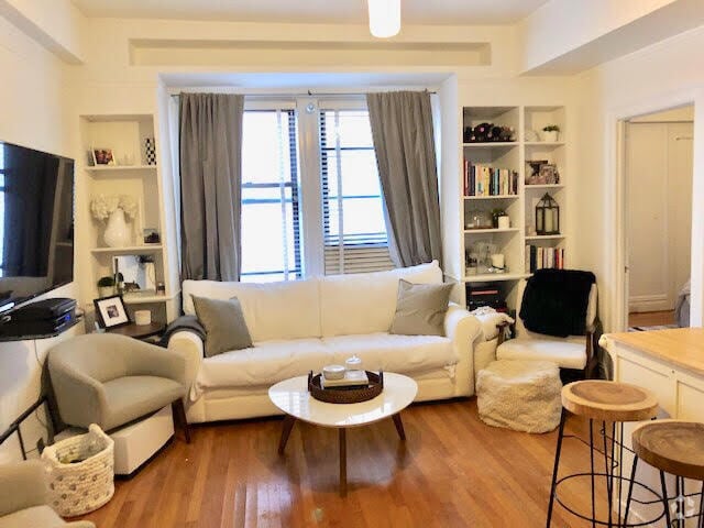 Building Photo - 157 E 72nd St Unit 15E Rental