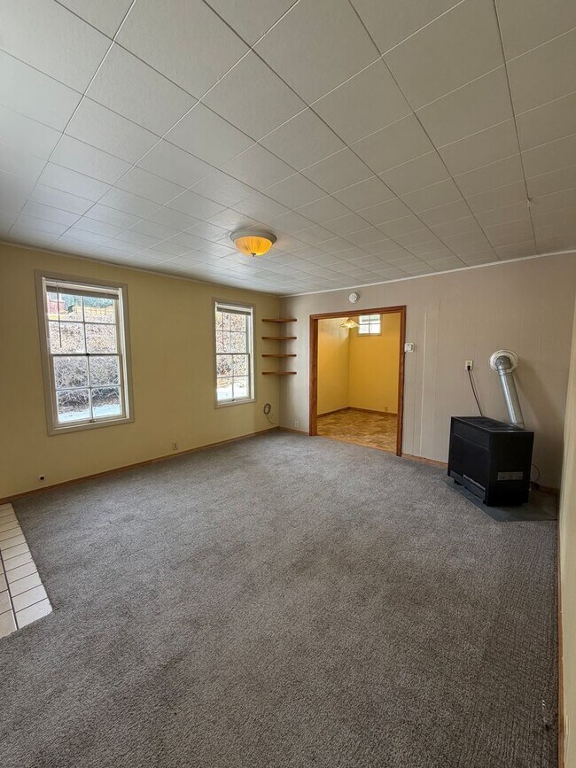 Photo - Hard to find 1 bdrm, 1 bath house close to OIT and Sky Lakes Medical Ctr