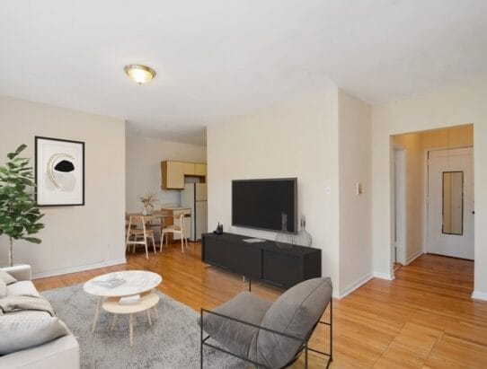 Building Photo - 662 W Cornelia Ave Unit 16