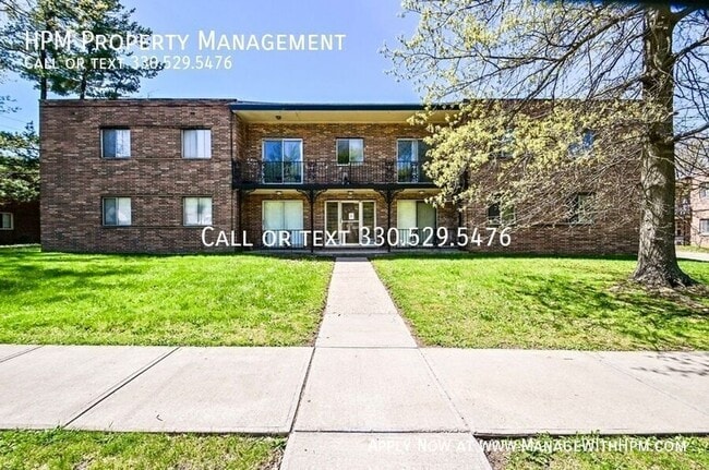 Building Photo - 842 S Green Rd Unit 6