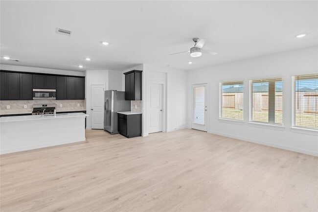 Photo - 30618 Wicklow Gdns Dr