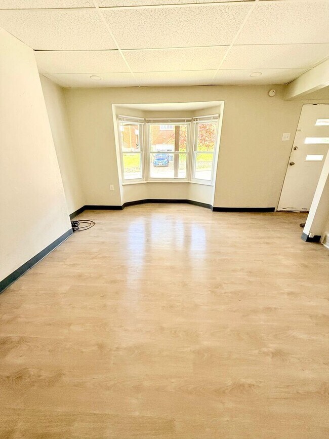 Photo - 847 Flemington St Unit Lower