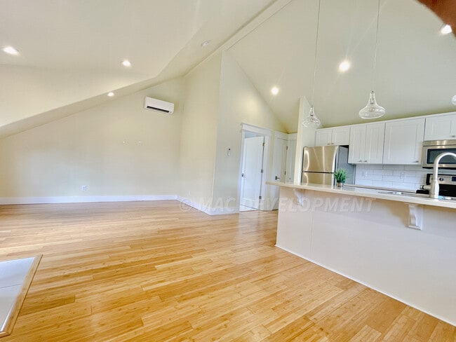 Photo - 9105 NE Sacramento St Unit SAC B