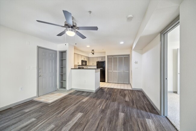 Building Photo - 1710 W T C Jester Blvd Unit 5107 Rental