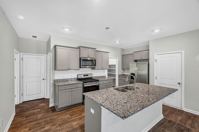 Building Photo - 137 Blossom Wood Ln
