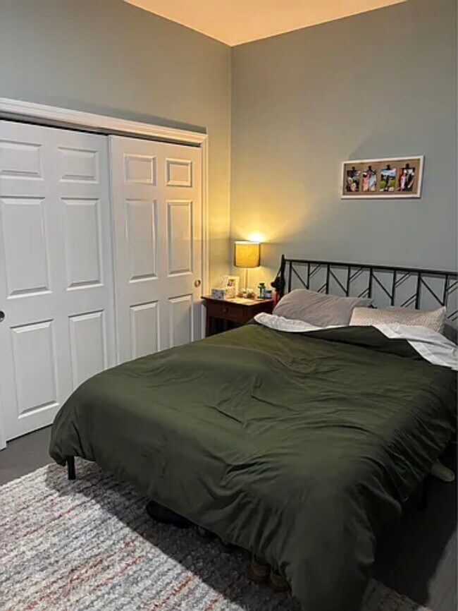 1217 Crease St Unit Crease Apartment