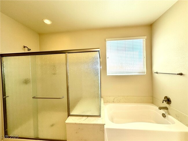 Photo - 703 Shiva St