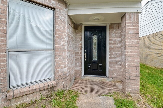 11818 Spring Grove Dr