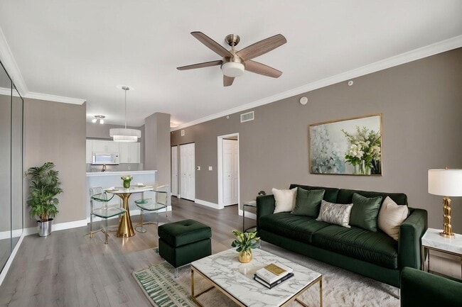 Photo - 651 Okeechobee Blvd Unidad 1008