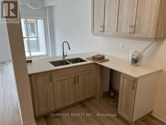 Photo - 461 Blackburn Dr