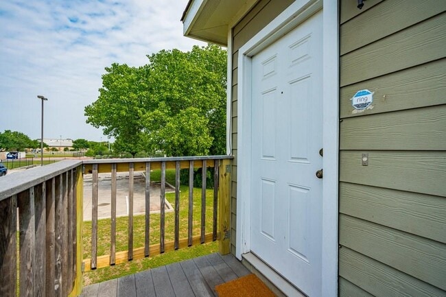 Photo - 6007 Fairway St